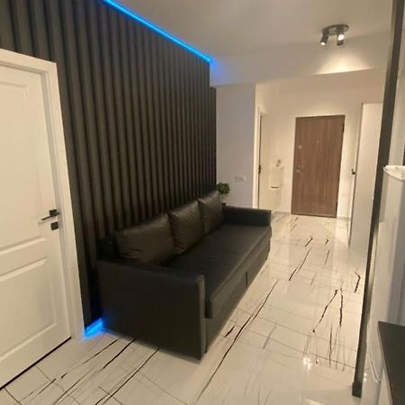 Q Luxury Apartment - Palas Center Яссы Экстерьер фото