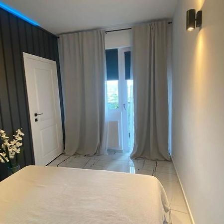 Q Luxury Apartment - Palas Center Яссы Экстерьер фото