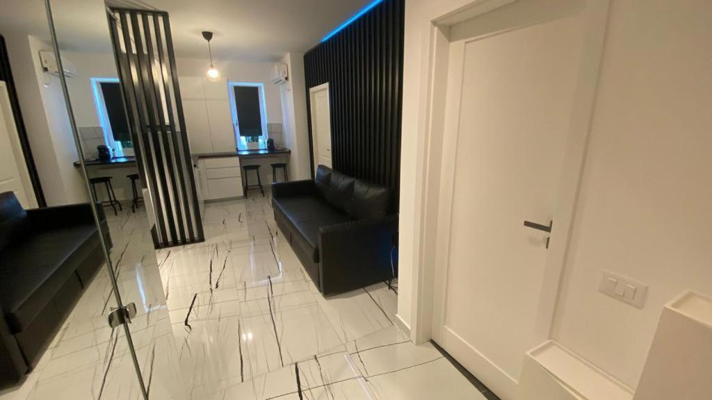 Q Luxury Apartment - Palas Center Яссы Экстерьер фото
